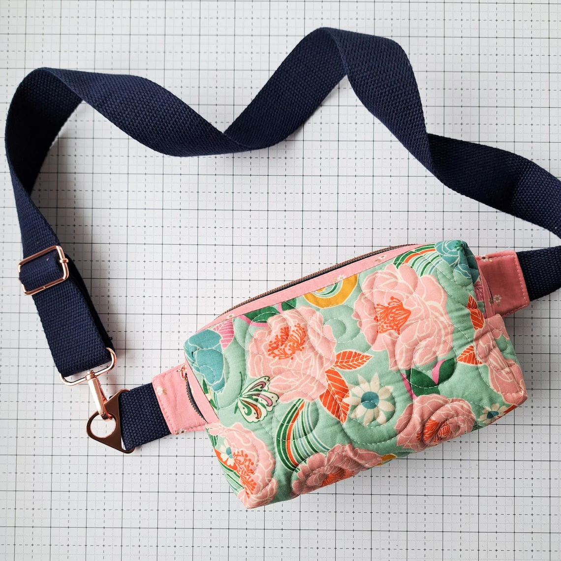 Center Street Quilts Alpen Belt Bag - Image 3