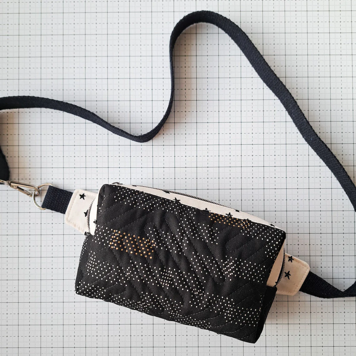 Center Street Quilts Alpen Belt Bag - Image 5