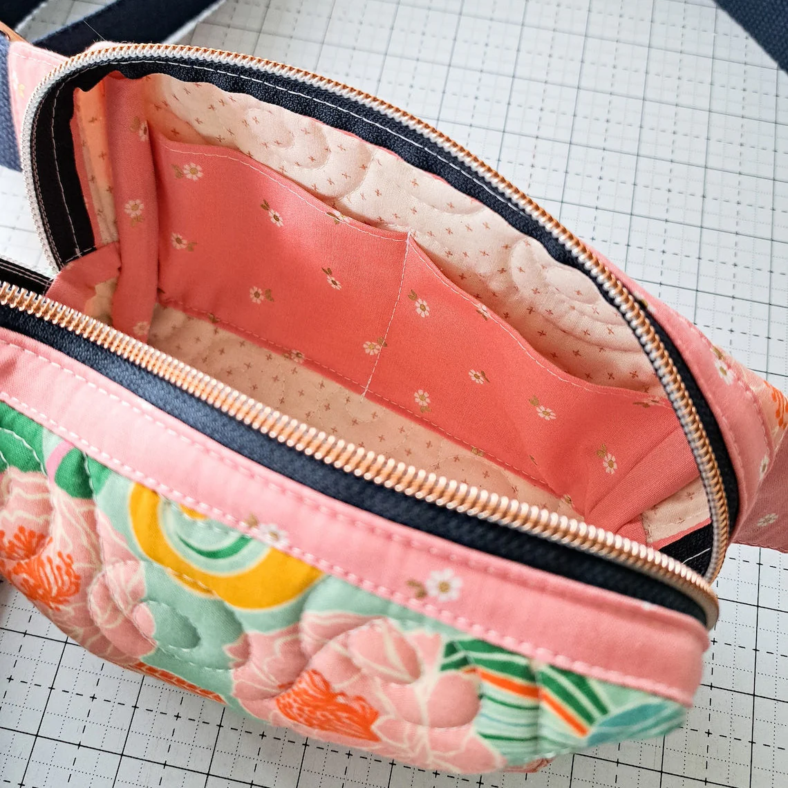 Center Street Quilts Alpen Belt Bag - Image 6
