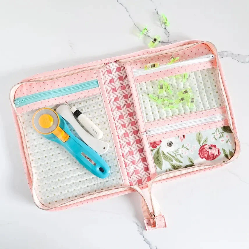 Center Street Quilts Atlas Zipper Case - Image 4