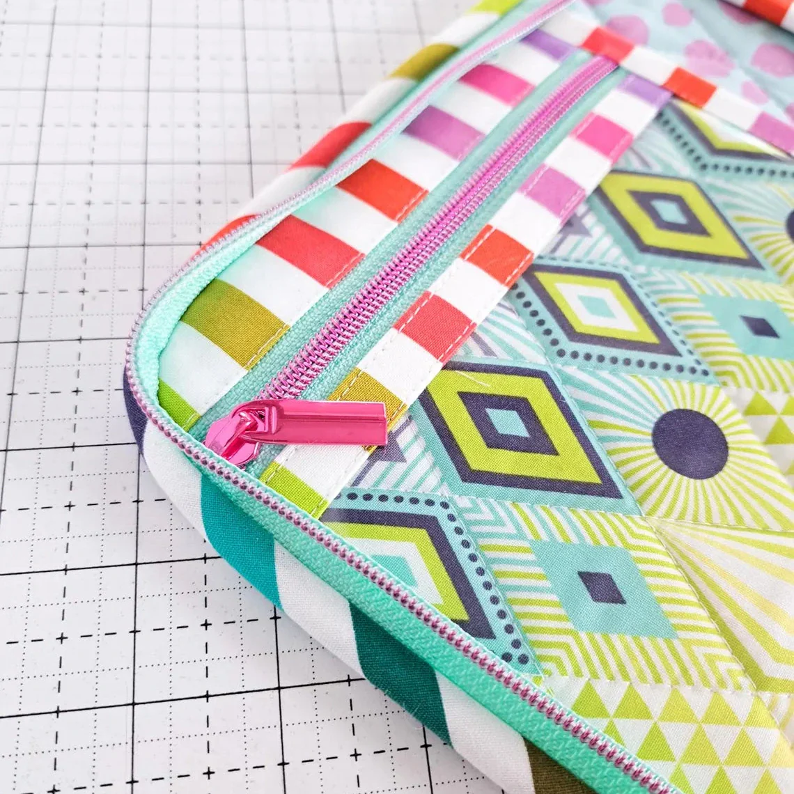 Center Street Quilts Atlas Zipper Case - Image 6