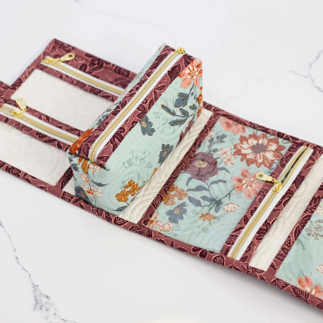 Center Street Quilts Nightingale Zipper Case Sewing Pattern - Image 4
