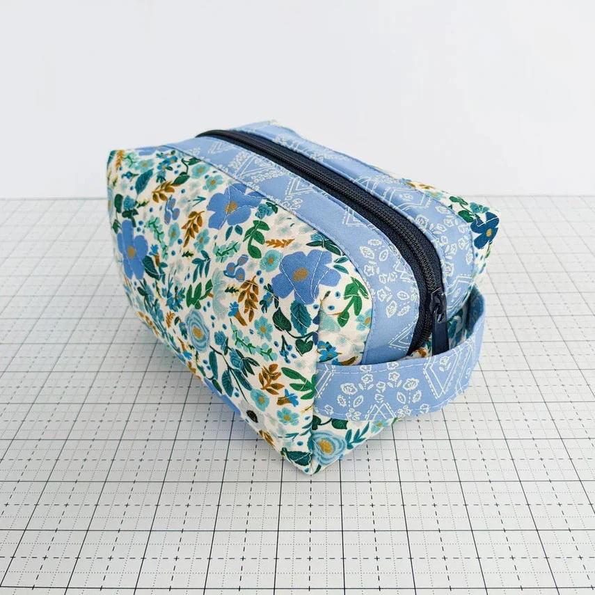 Center Street Quilts The Holland Pouch - Image 2