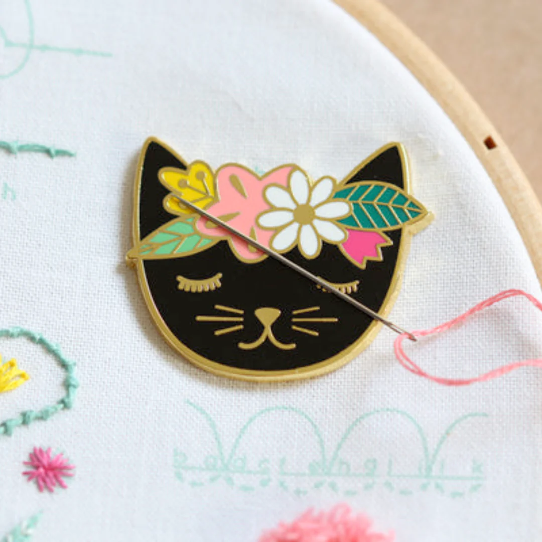Floral Cat Needle Minder - Image 2