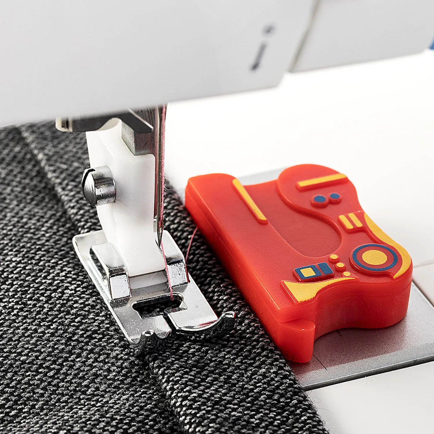 Novelty Magnetic Seam Guide - Image 5