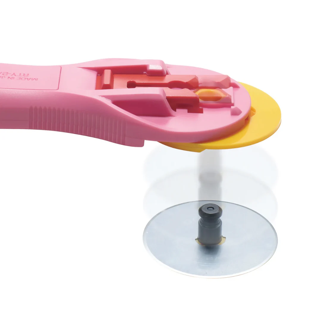 OLFA 45mm Rotary Cutter Craft Set in Pink - Image 2