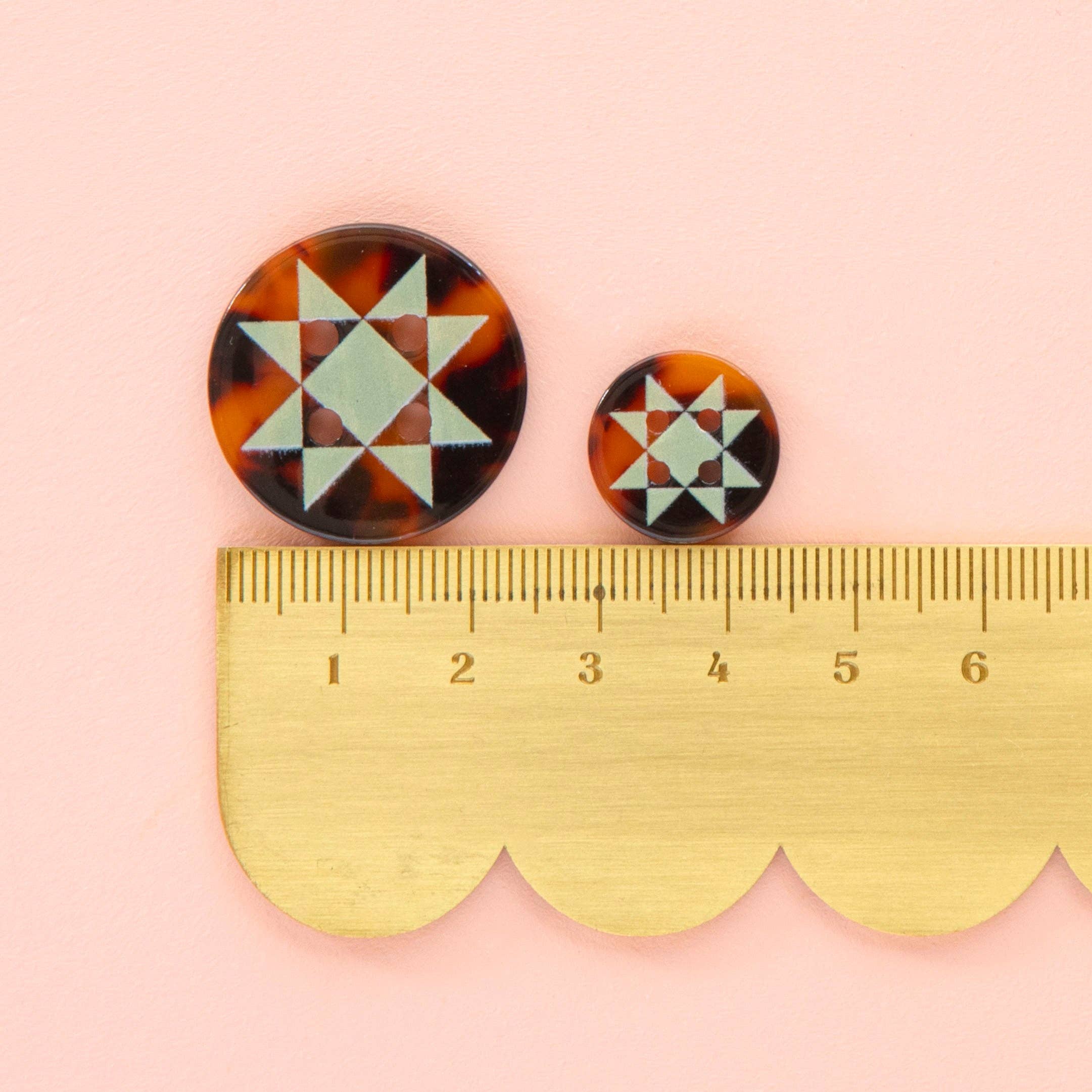 Quilt Star Large 1" Buttons - 6 Pack - Image 3