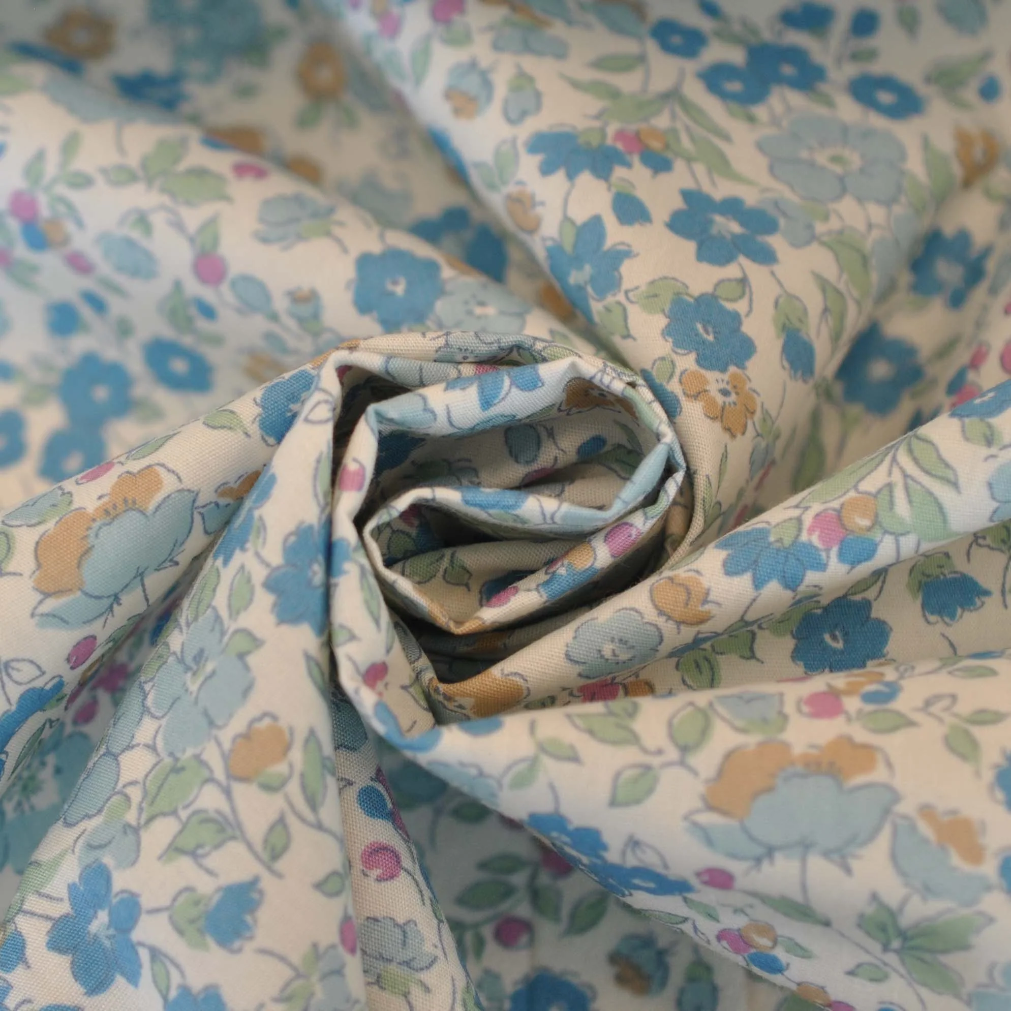Robert Kaufman Fabrics Sevenberry Petite Garden in Blue - Image 3