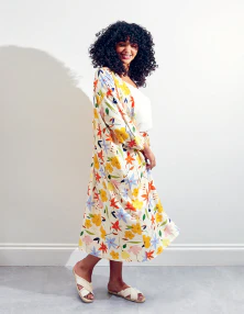 Sew Simple: A Beginner's Guide to Sewing 20 Chic Projects - Image 10