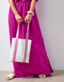 Sew Simple: A Beginner's Guide to Sewing 20 Chic Projects - Image 4